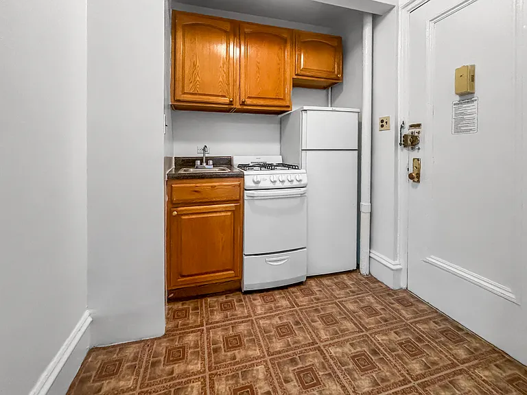 155 E 52nd St #8-H — Photo 4