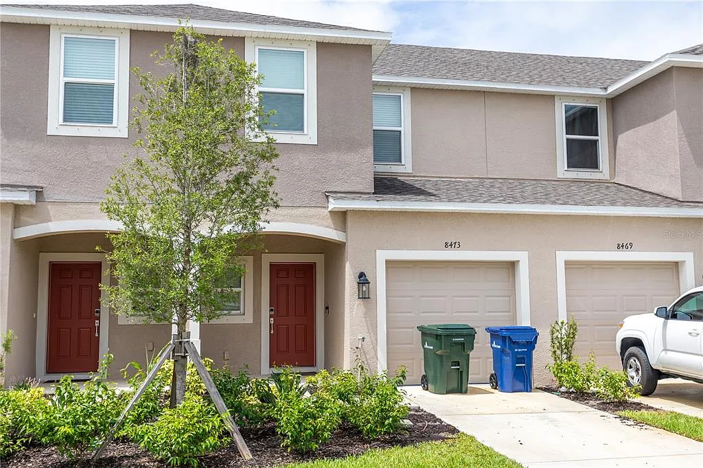 3 bed, 2.5 bath, 1417 sqft, $2,499 — Photo 1