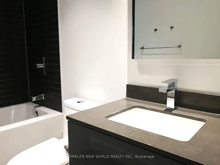 7 Grenville St #1009 — Photo 14