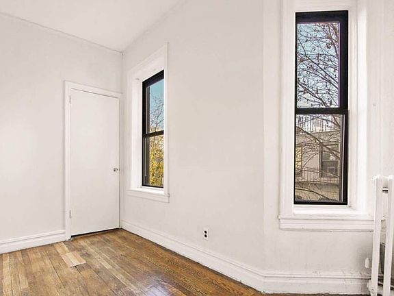 2nd image of 107 W 106th St APT 3A