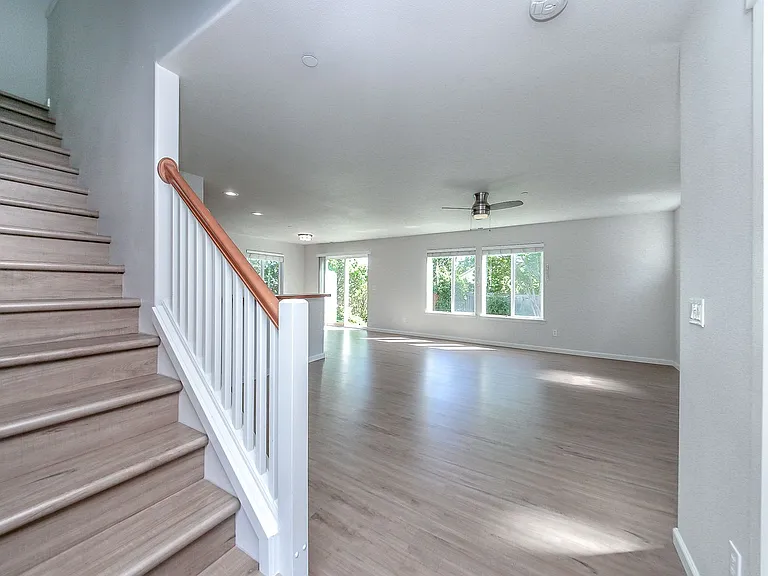 3192 Brown Loop — Photo 5
