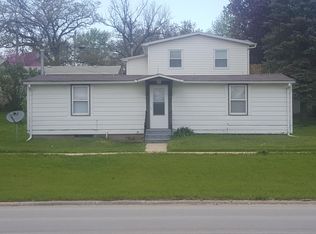 111 1st St W, Riverside, IA 52327