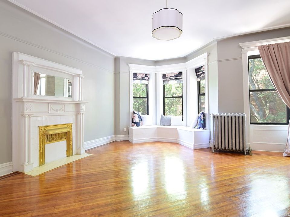1st image of 39 Saint Pauls Pl #F