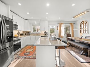 2333 Kirkstone Rd, North Vancouver, BC V7J3M1