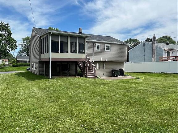 3rd image of 1942 Split Rock Rd