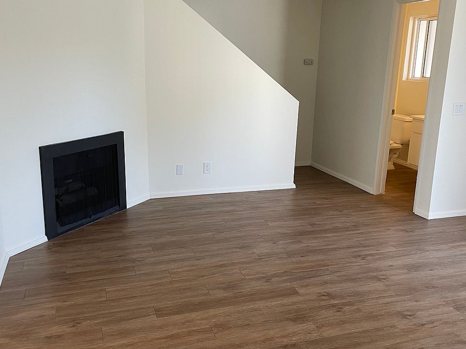 1st image of 18333 Hatteras St Unit 24