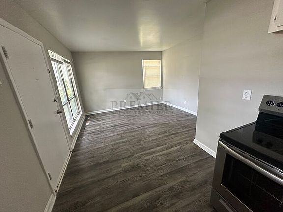 5th image of 6206 E 153rd St APT A