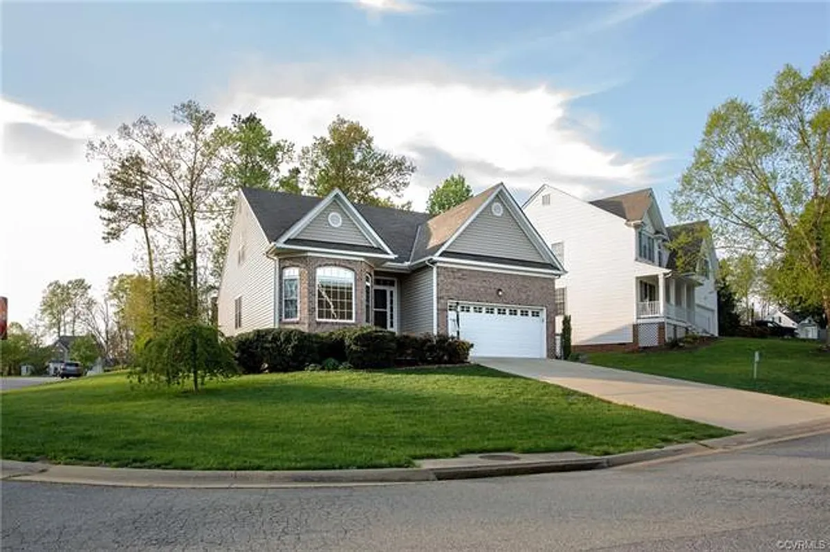 Building Photo - 8948 Sawgrass Pl