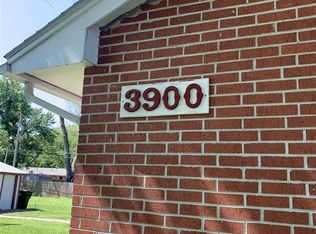 3900 SW Shunga Dr, Topeka, KS 66614