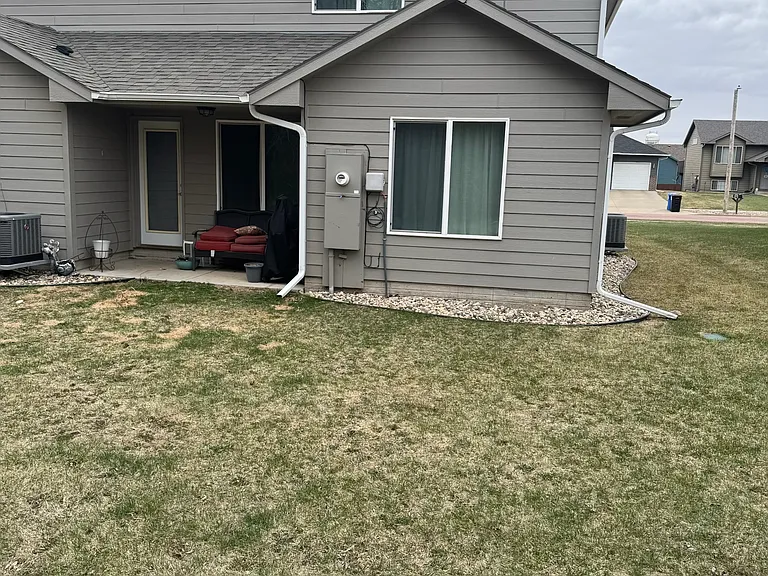 328 Macey Ave — Photo 2