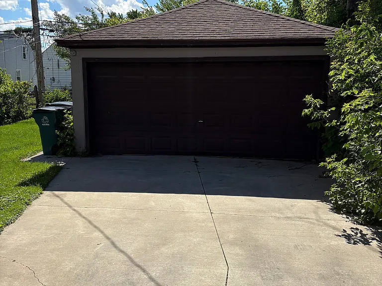 23067 Hazelwood Ave — Photo 9
