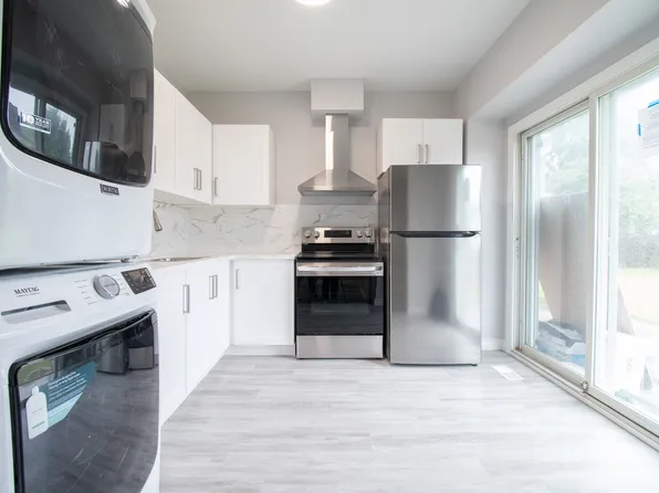 7 Sherwood Forest Trl, Welland, ON L3C 5X7