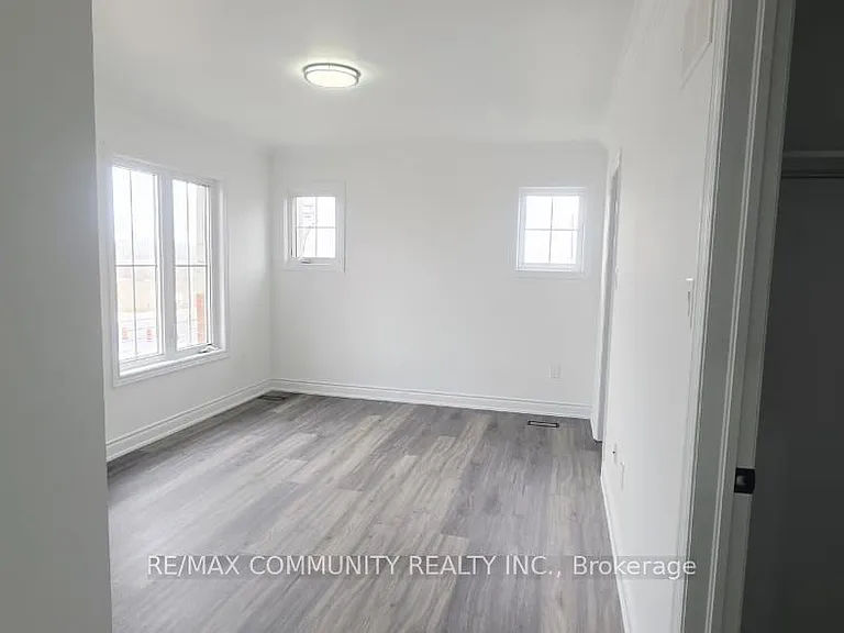 50 Rockman Cres — Photo 18