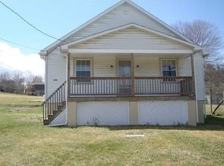 106 Melody Ln, Latrobe, PA 15650