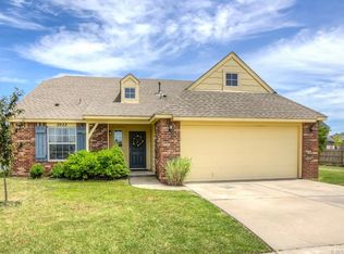 2022 SE Green Leaf Ct, Bartlesville, OK 74006