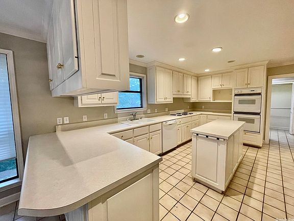 4th image of 410 River Oaks Blvd