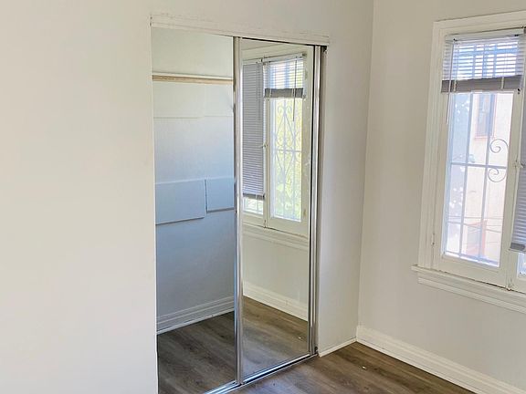3rd image of 838 N Edinburgh Ave #1/2