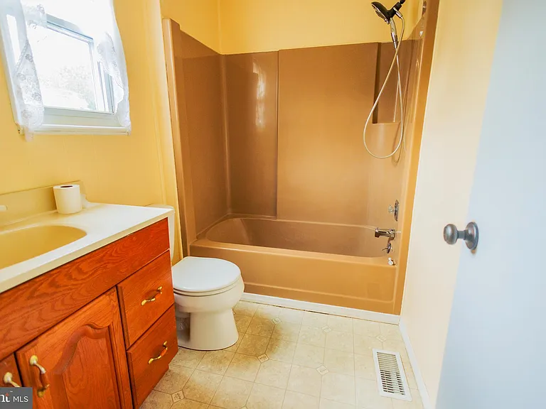 300 Macclelland Ave — Photo 21