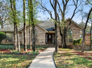 825 Newport Rd, Fort Worth, TX 76120