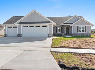 433 Bradly Ct, Green Bay, WI 54311