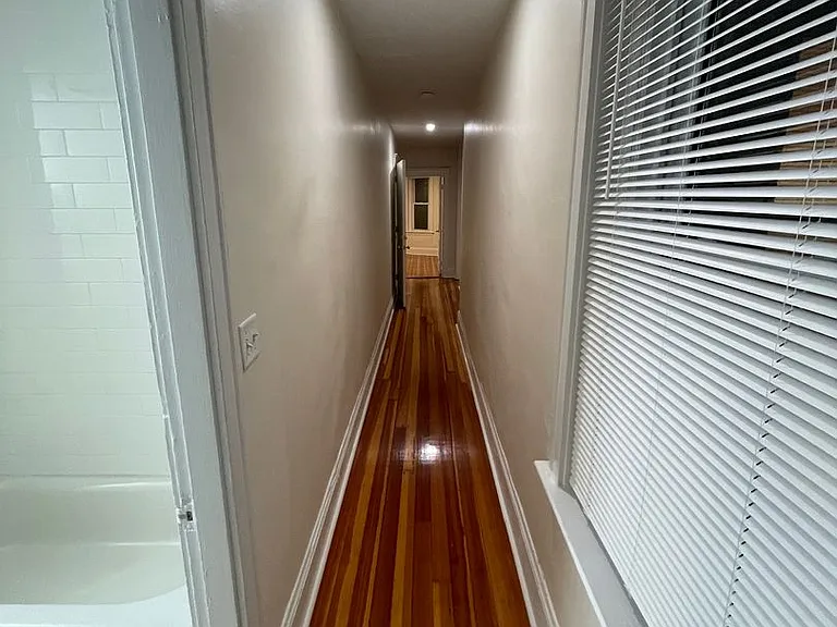 8 Barrows St #22 — Photo 3