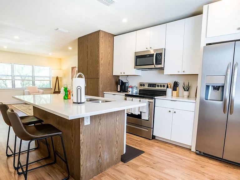 2160 Riverside Ave #3 — Photo 7