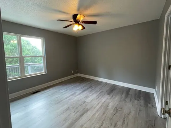 1013 Huntington Pl, Maryville, TN 37803