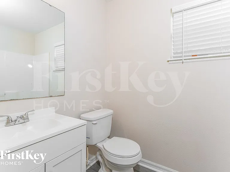 711 Hamster Way — Photo 9