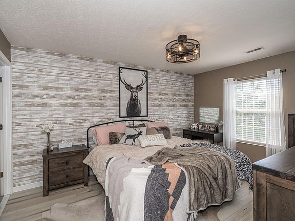 4th image of 854 Heritage Green Dr #4-300