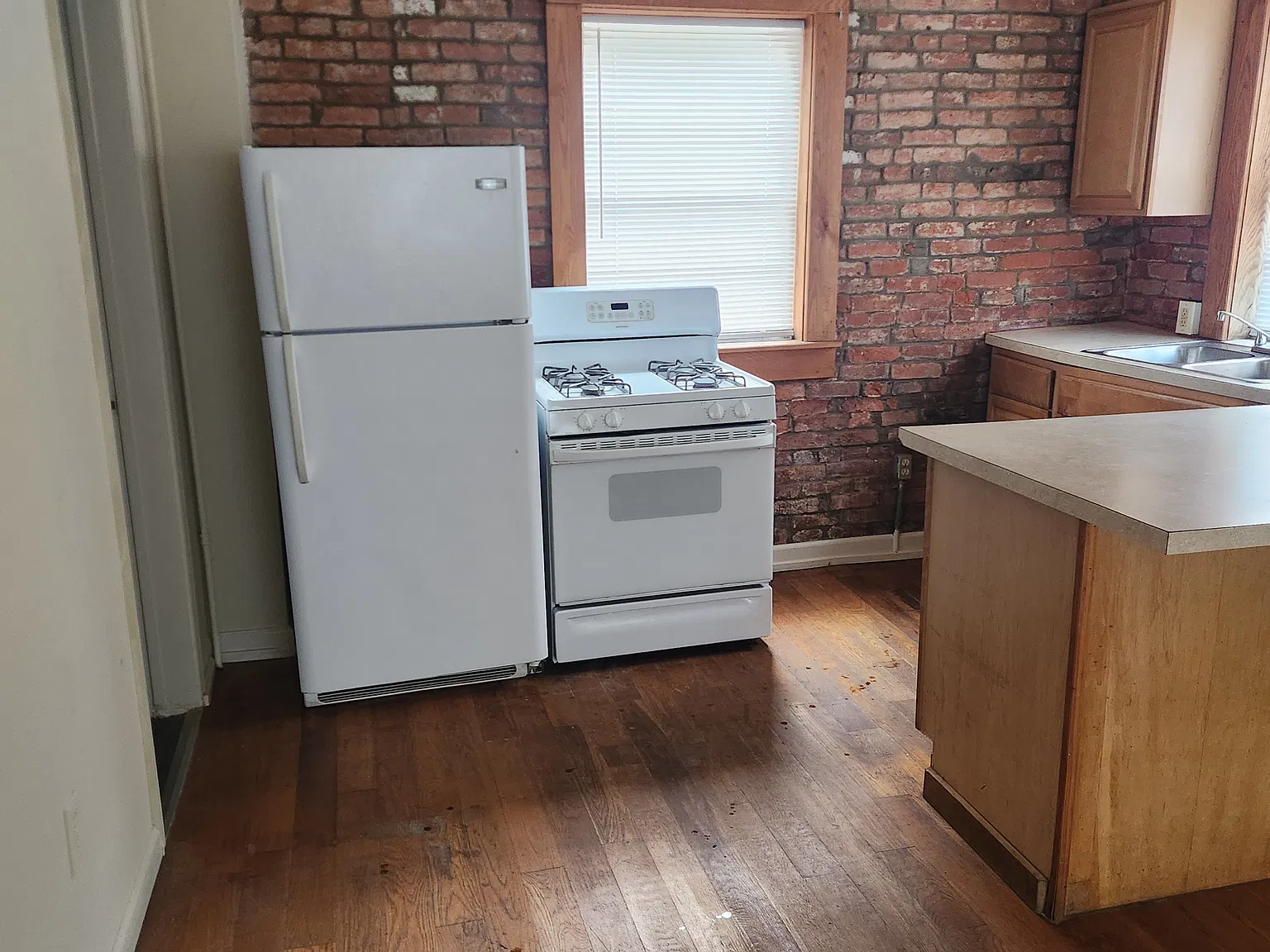Studio, $1,000 — Photo 4