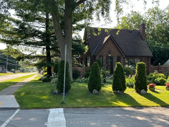 6054 Corwin Ave, Niagara Falls, ON L2G 5L6