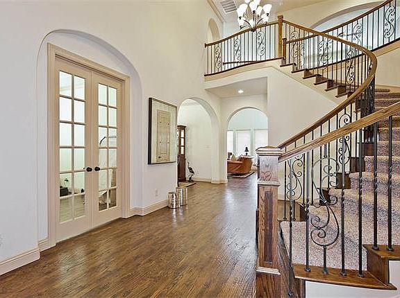 5th image of 2710 Fountain Dr