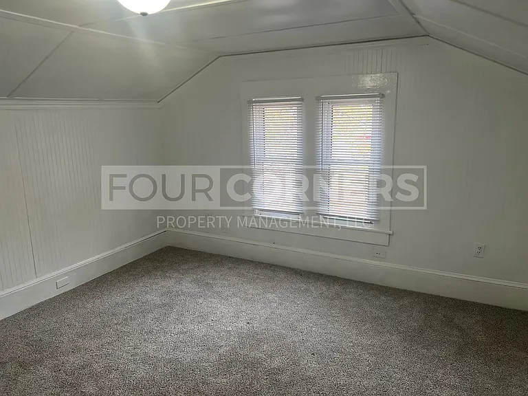 516 Maple Ave #B — Photo 5