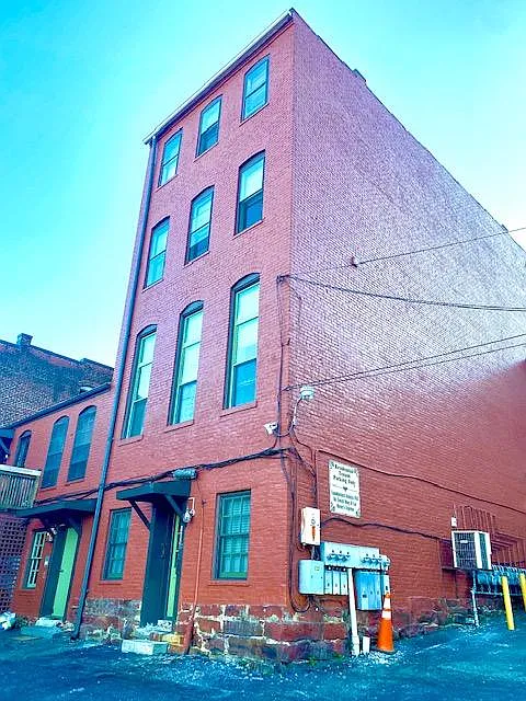 1206 Main Street — Photo 2