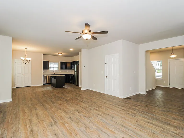 121 Danville Trl — Photo 7