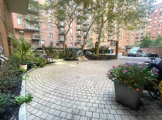 300 Albany St APT 5D, New York, NY 10280
