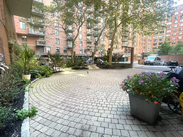 300 Rector Pl APT 5D, New York, NY 10280