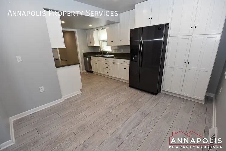 115 Conley Dr — Photo 2