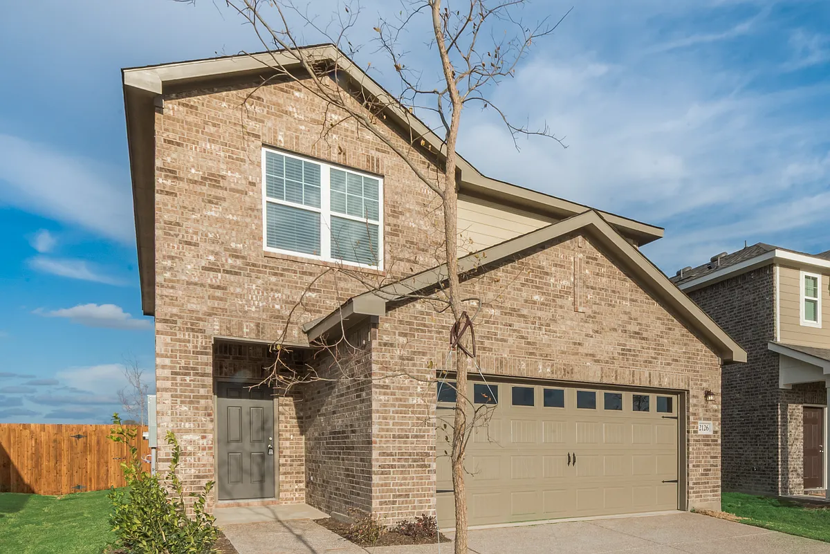 Building Photo - 2126 Meadow Park Dr