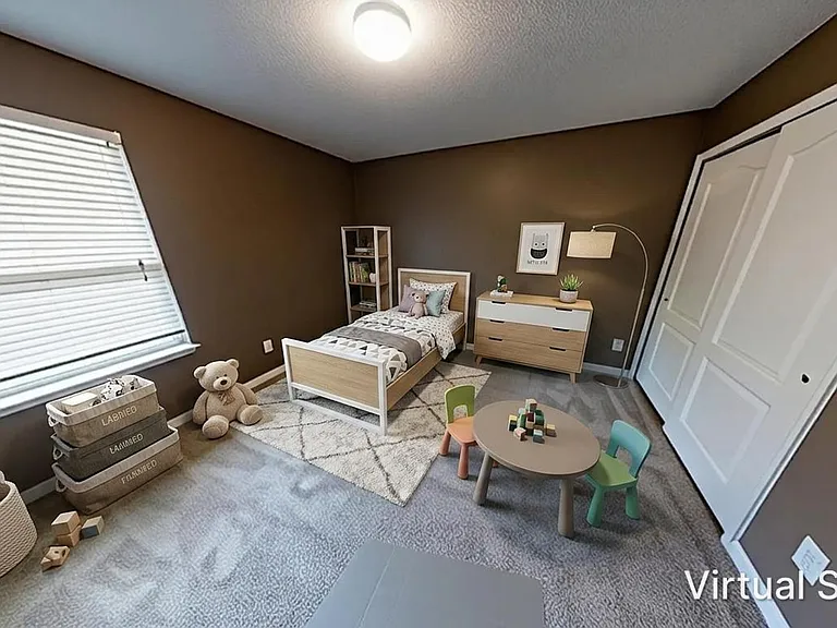 15695 Lexington Park Blvd — Photo 41