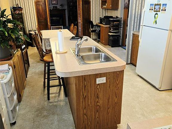 4th image of 328 Sirius Rd