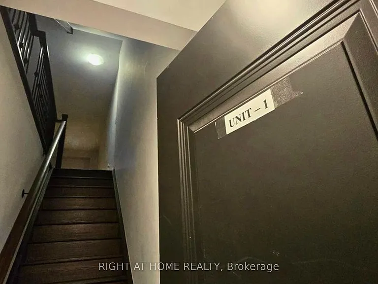 1758 Lawrence Ave W #1 — Photo 8