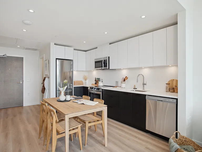 150 Braid St — Photo 36