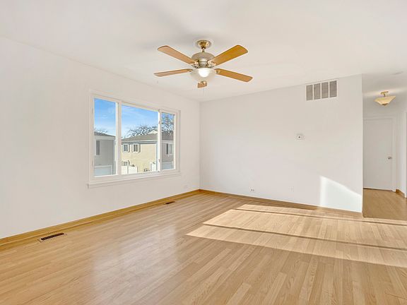5th image of 1417 Cove Dr #202D