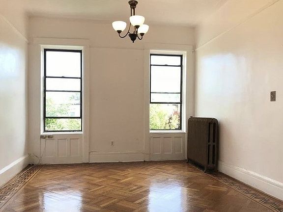 5th image of 186 Sterling St #2