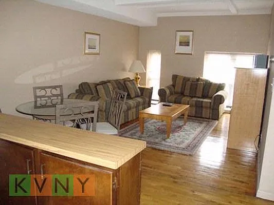 Rented by KVNY Soho | media 21