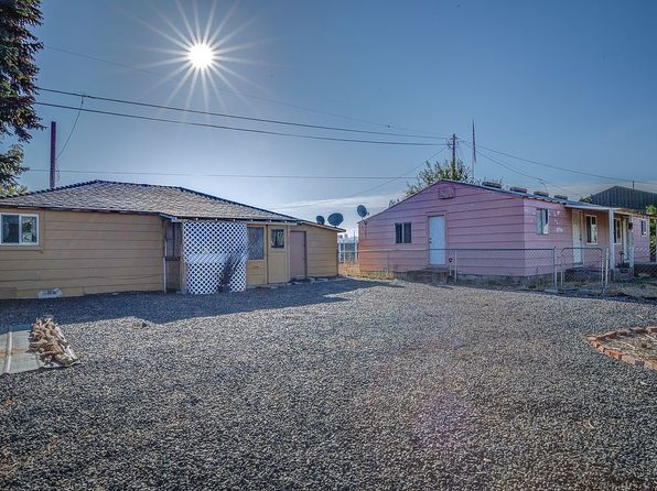219.221 S California St, Dorris, CA 96023