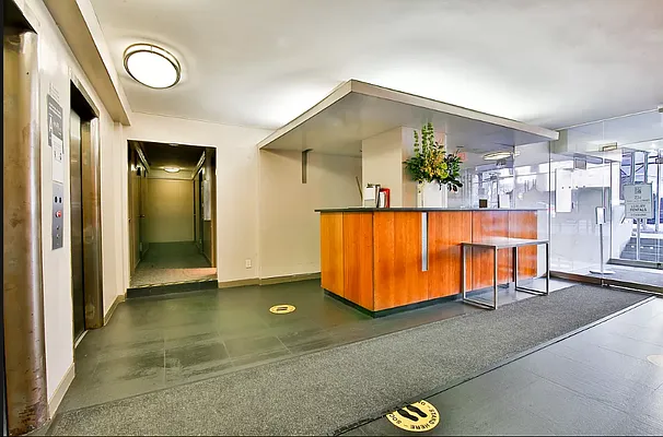 Rented by Manhattan Realty Group | media 17