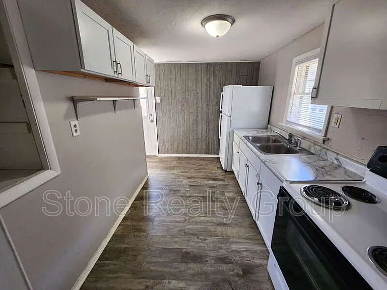 2440 S 11th St — Photo 3