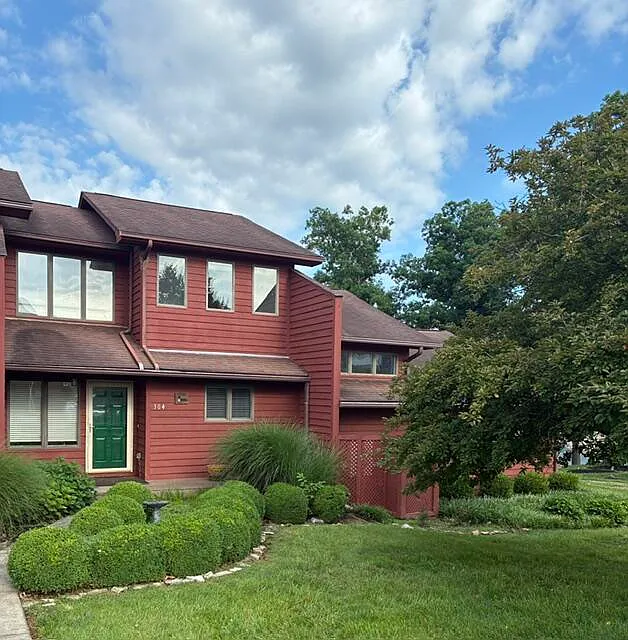 2 bed, 2.5 bath, 1050 sqft, $1,550 — Photo 1
